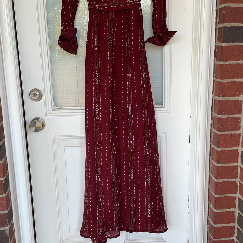 Elegant Burgundy Maxi Dress with long sleeve very nice - Picture 10 of 10